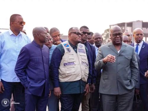 Kinshasa: Félix Tshisekedi visite les travaux d'assainissement dans la capitale.