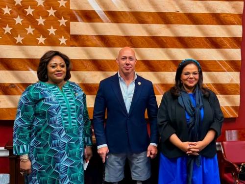 Diplomatie : Tête à tête entre Thérèse Kayikwamba Wagner et Brian Mast, membre du Congrès américain à Washington.