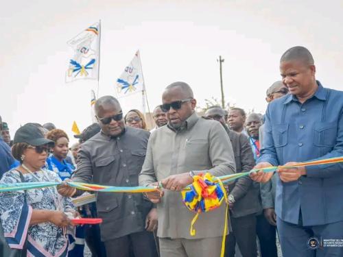 Haut-Katanga : Le VPM Shabani inaugure le poste frontalier de Lonshi pour renforcer la sécurité entre la RDC et la Zambie.