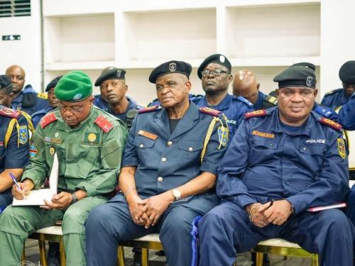 KINSHASA/ Sécurité : Le VPM  Jacquemin SHABANI reçoit les doléances des bourgmestres de la Tshangu sur le renforcement des effectifs policiers et des équipements